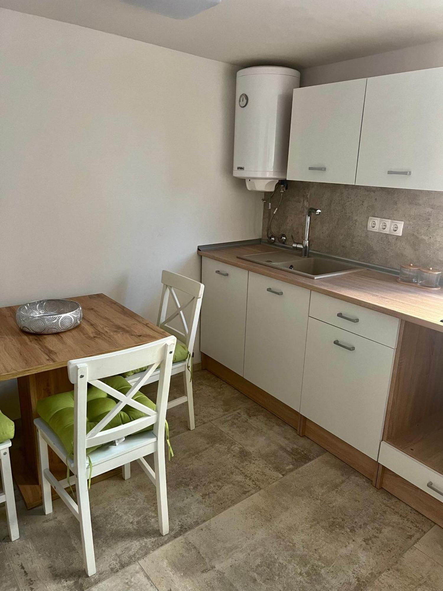 Apartman Roko ตรีบูนย์ ภายนอก รูปภาพ