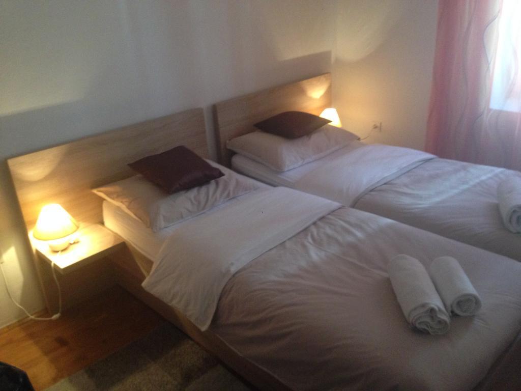 Apartman Roko ตรีบูนย์ ภายนอก รูปภาพ